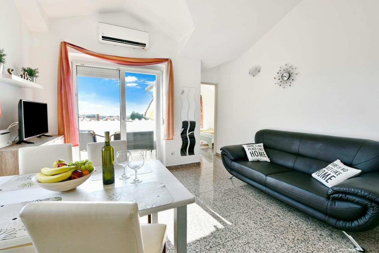 Apartman Del Mar Apartment Porec Exterior photo