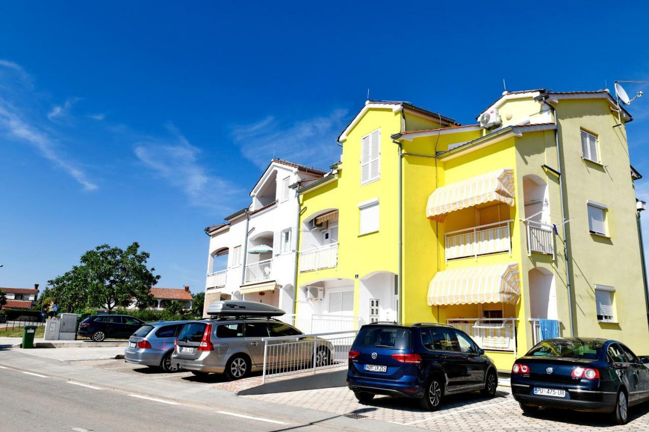 Apartman Del Mar Apartment Porec Exterior photo